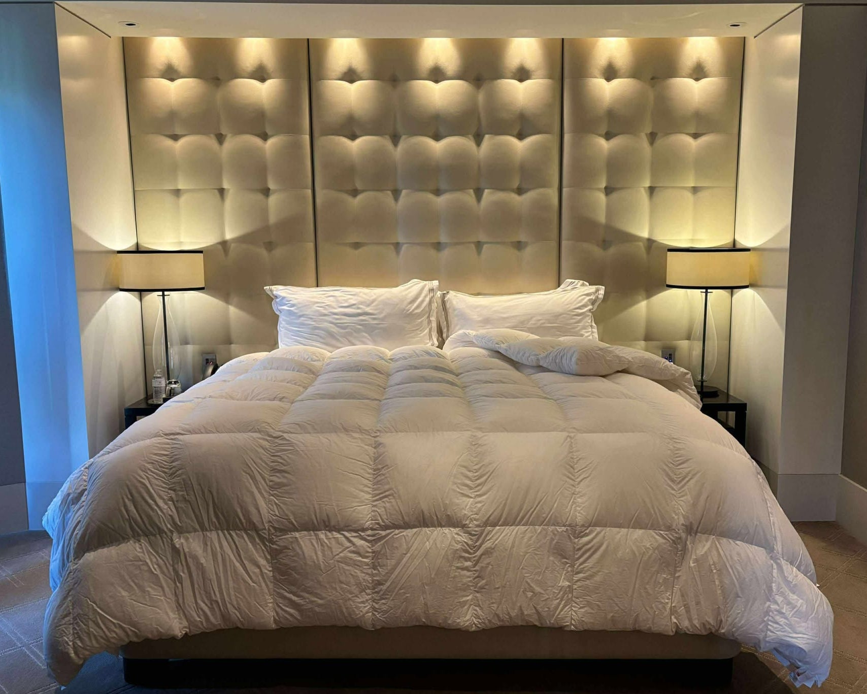 Ultra Light Baffle Boxed Mega King Size Quilt 98-99% White Premium